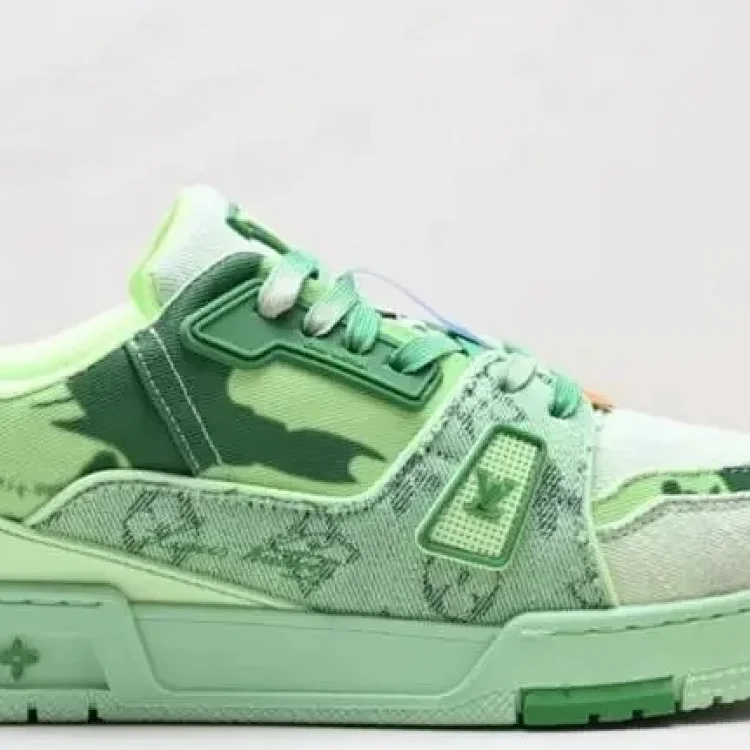 LOUIS VUITTON Traine