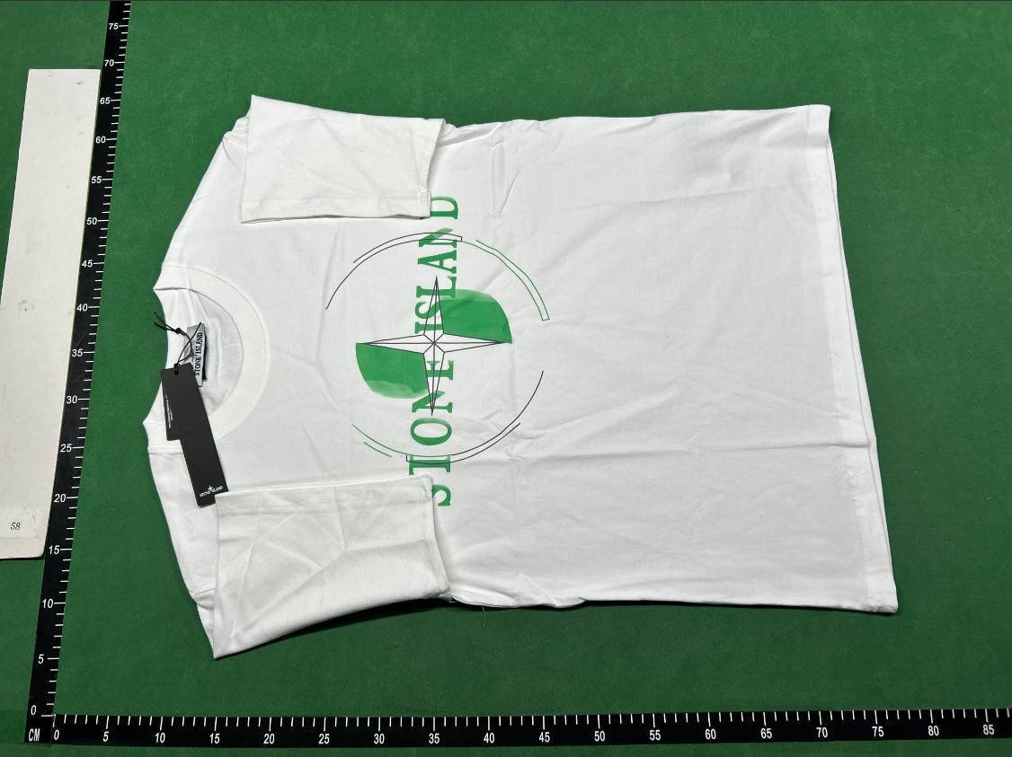Stone island T-shirt  (40 CP)