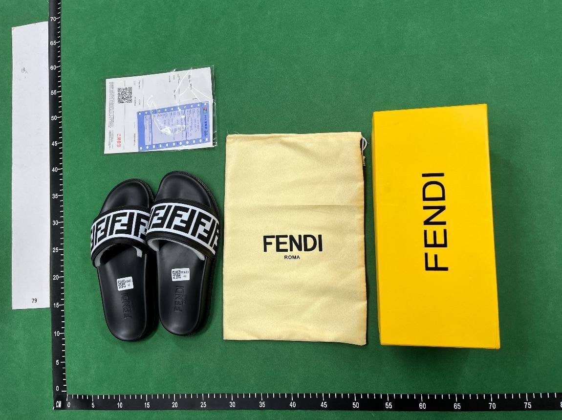 DIOR/Gucci/Fendi/Burberry /Balenciaga/quality slippers/shoes