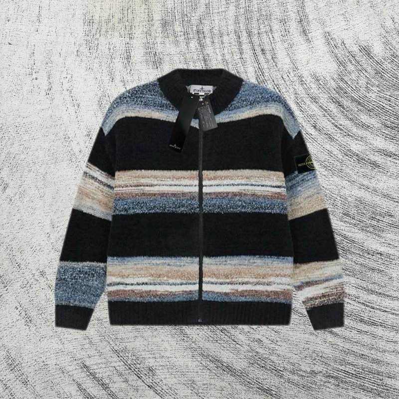 Stone Island Down Jacket and Sweater Collection [1 style]