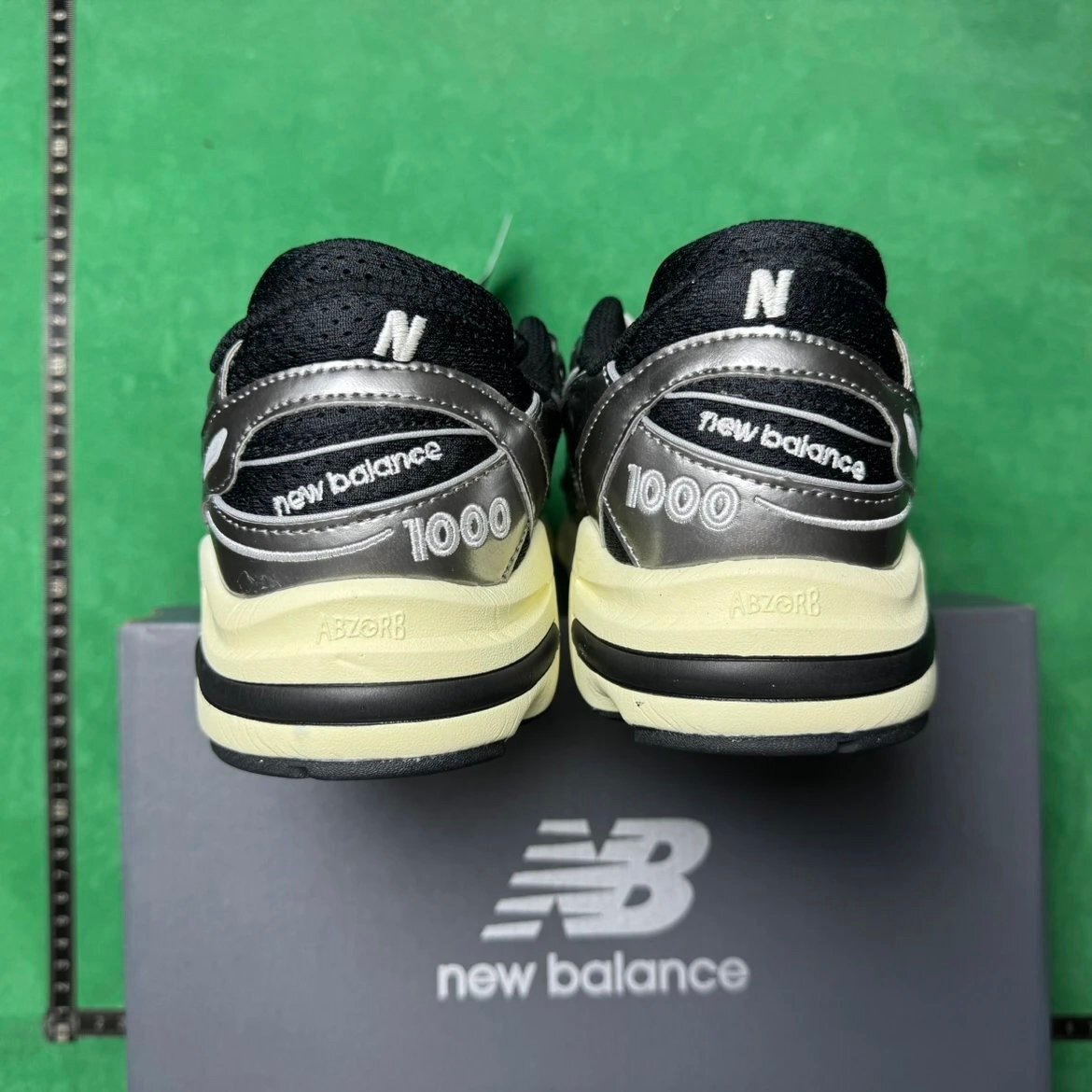 New Balance 1000