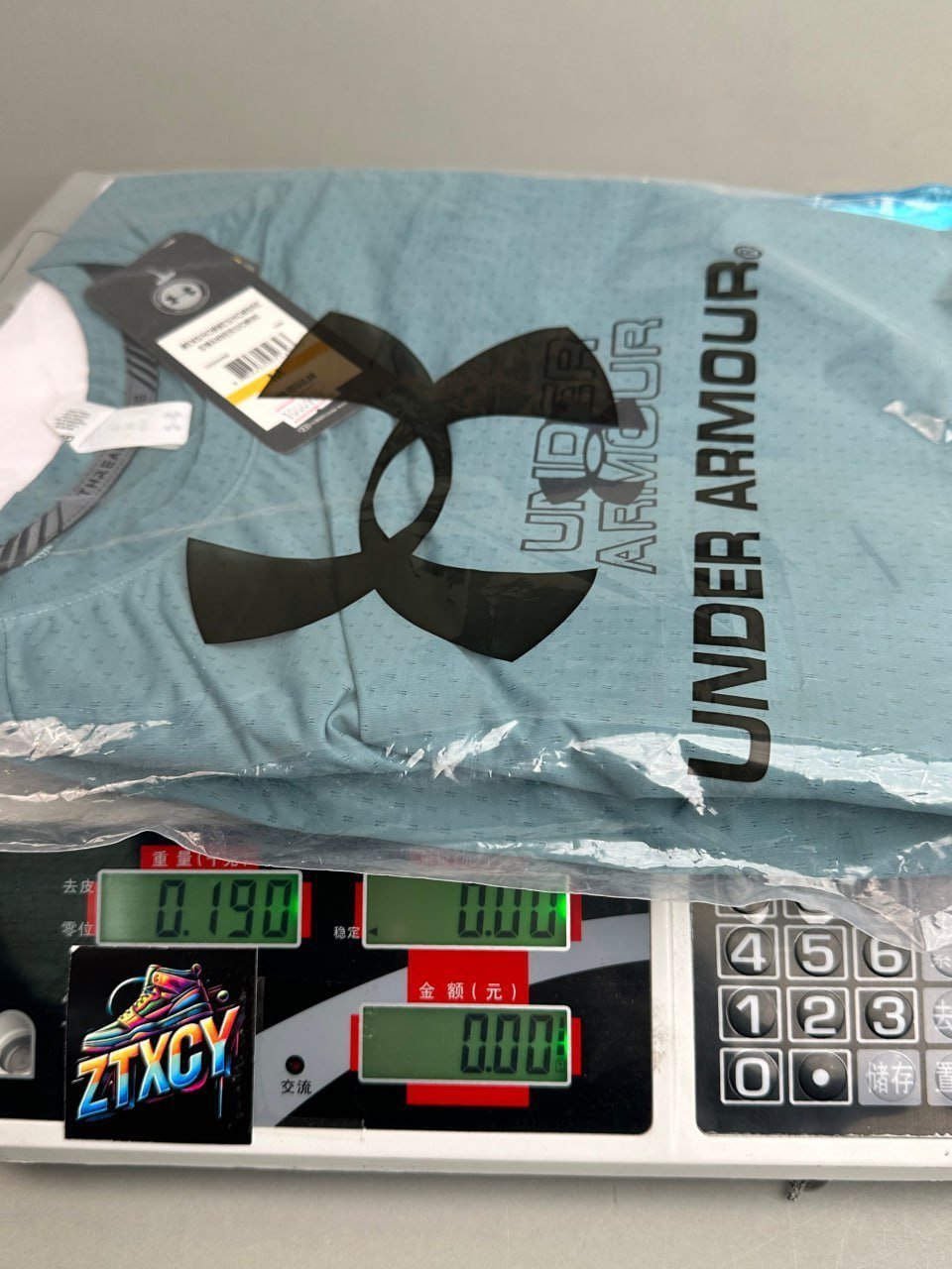 Under Armour T-shirt