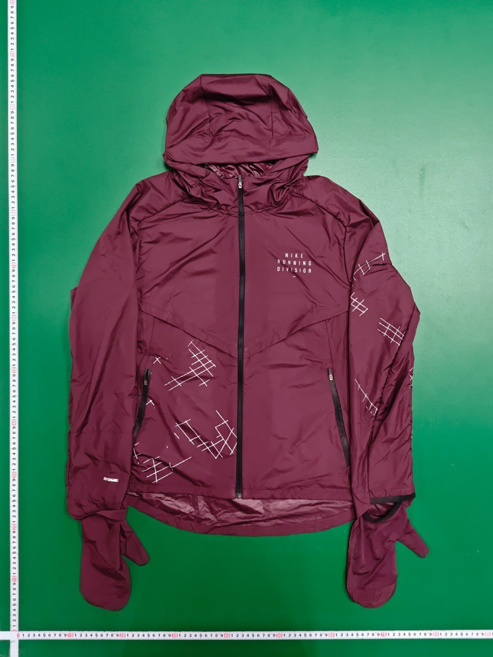 Nike Running Division Rise 365 Dri-FIT Trail ADV Tokyo Miler Graphic AeroSwift Under Armour HeatGear quick-drying 
