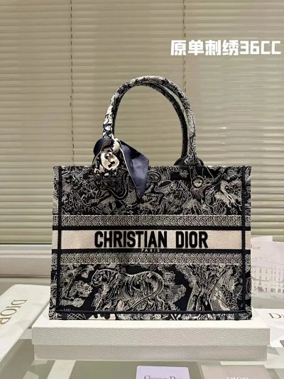 Christian Dior Book 