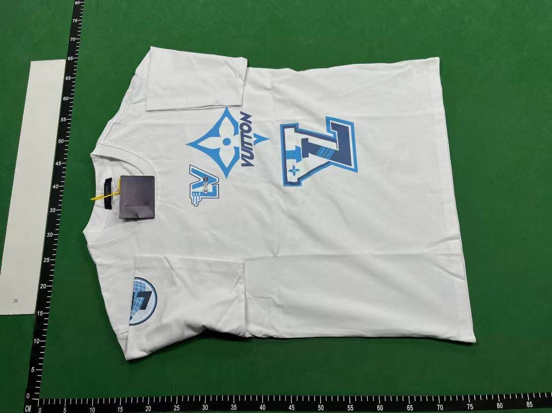 LVURTTON Tee