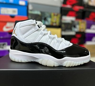 Jordan 11 Sneakers [