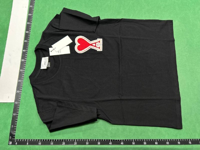 AMI T-shirt ( 40 + styles)