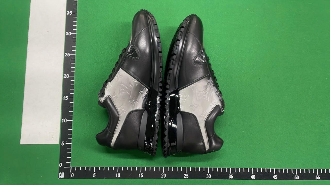 LOUIS VUITTON Run Away 