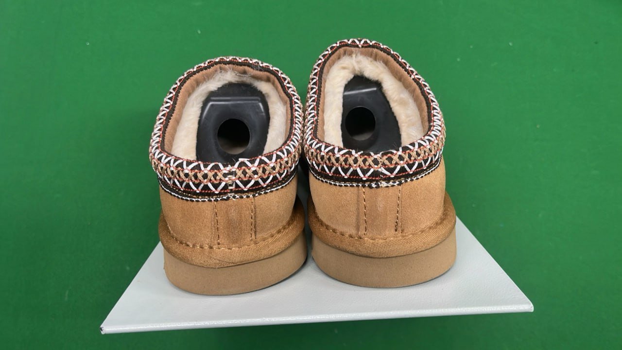 UGG 