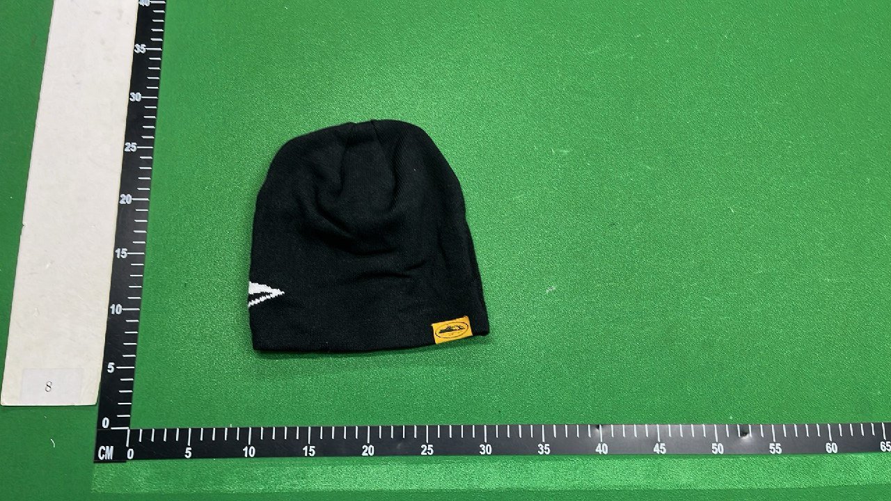 Black Star Pattern Beanie Hat for Winter Warmth