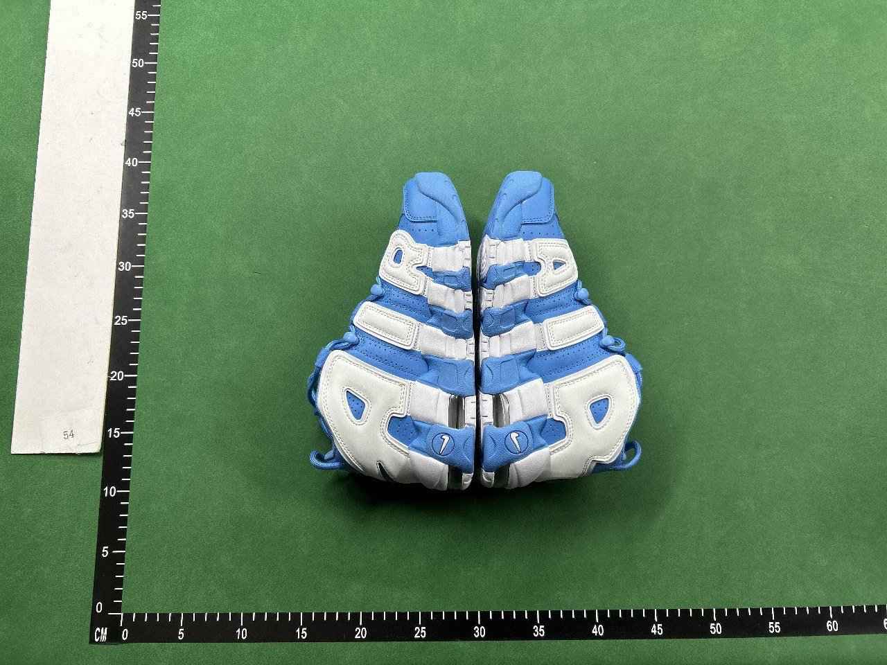 NIKE Wmns Air More Uptempo