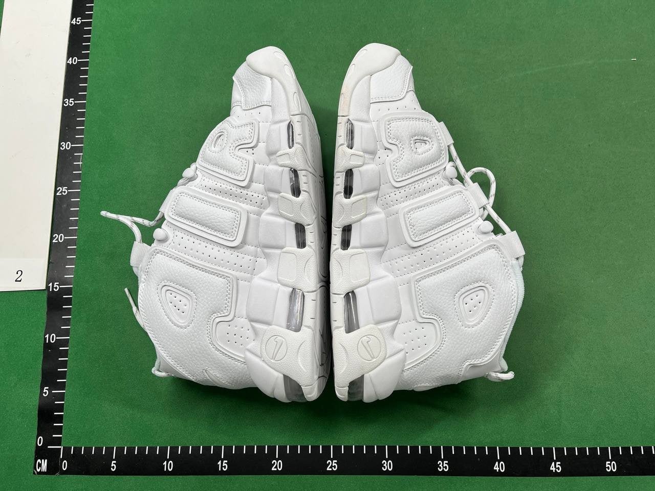 NIKE Wmns Air More Uptempo