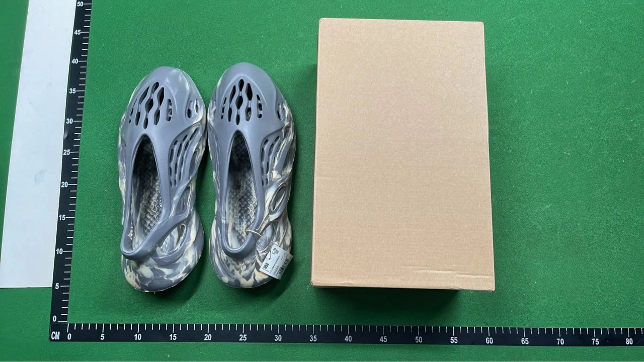 Yeezy Foam Runner 