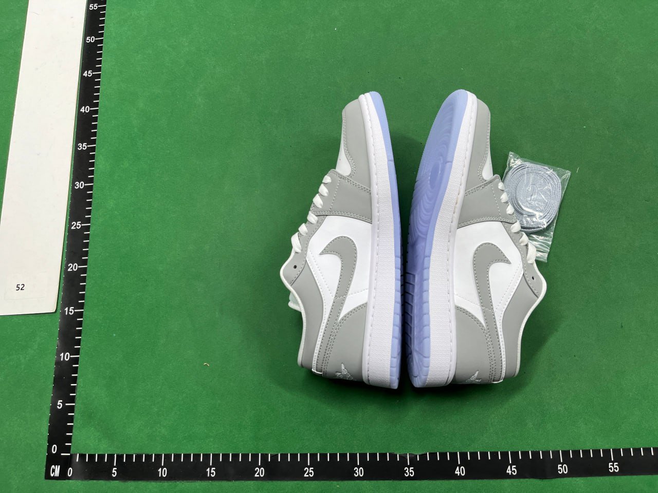 W-AJ1 Low-1 