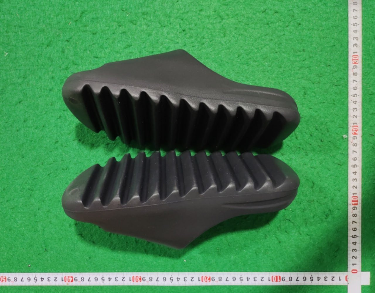 YEEZY Slide 