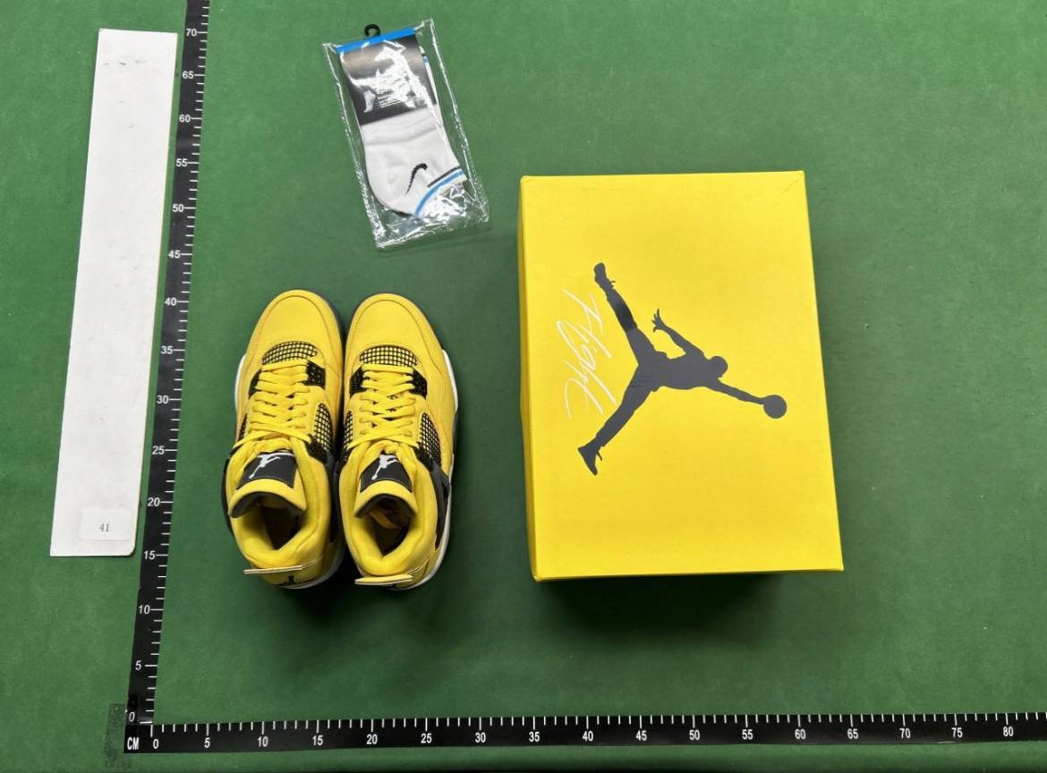 Air Jordan 4