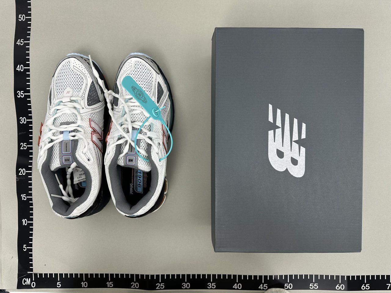 New Balance 1906R