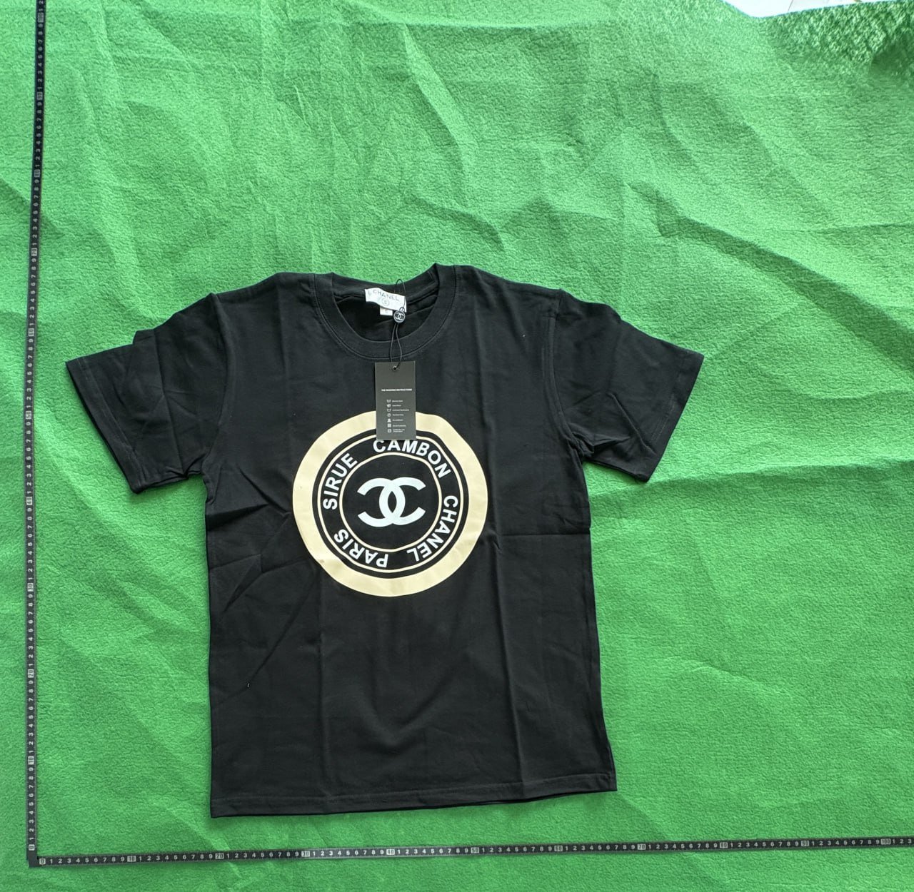 Chanel T-shirt/Hoodie