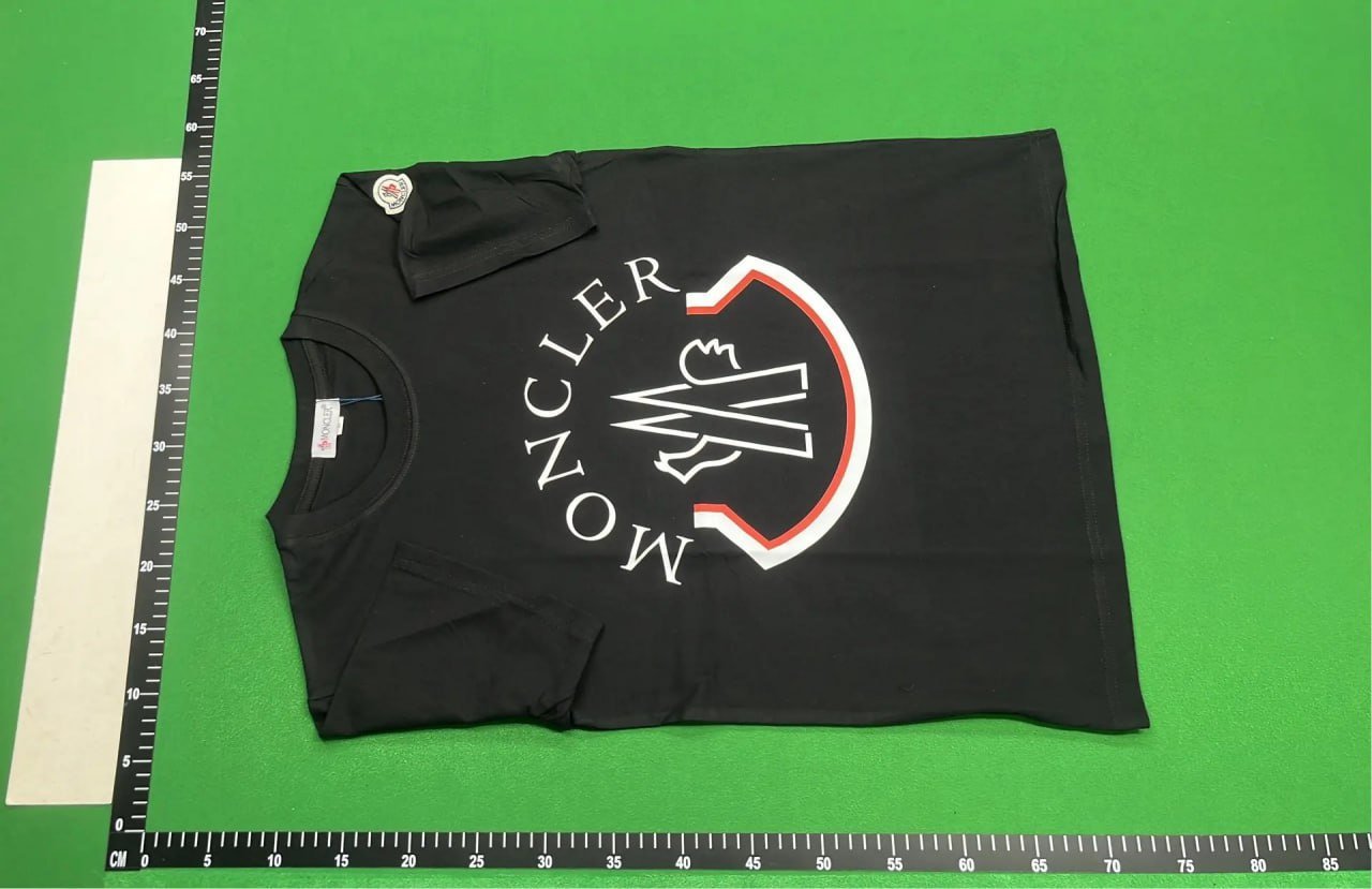 Moncler T-shirt