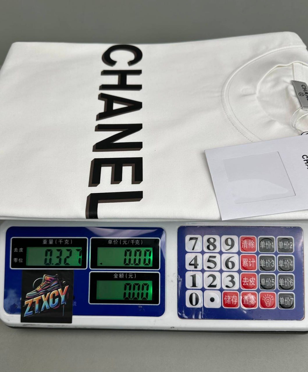CHANEL T-shirt