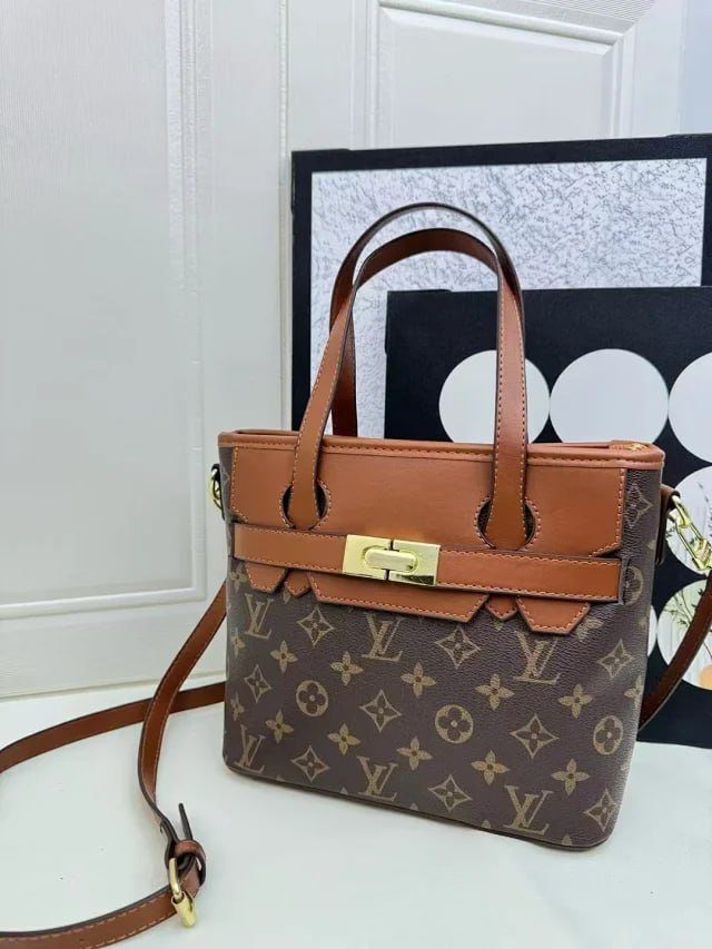 Louis Vuitton Bag Co