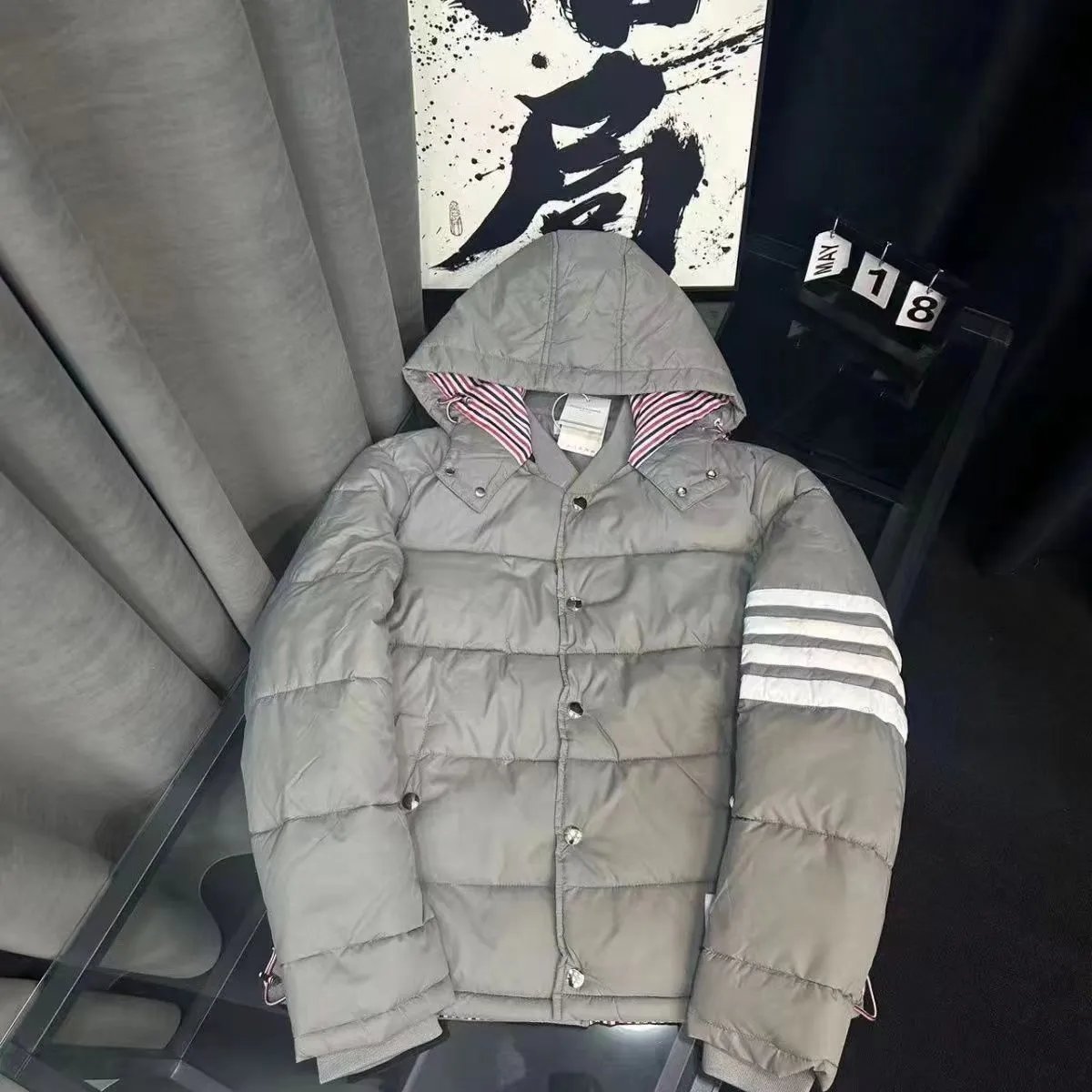THOM BROWNE 