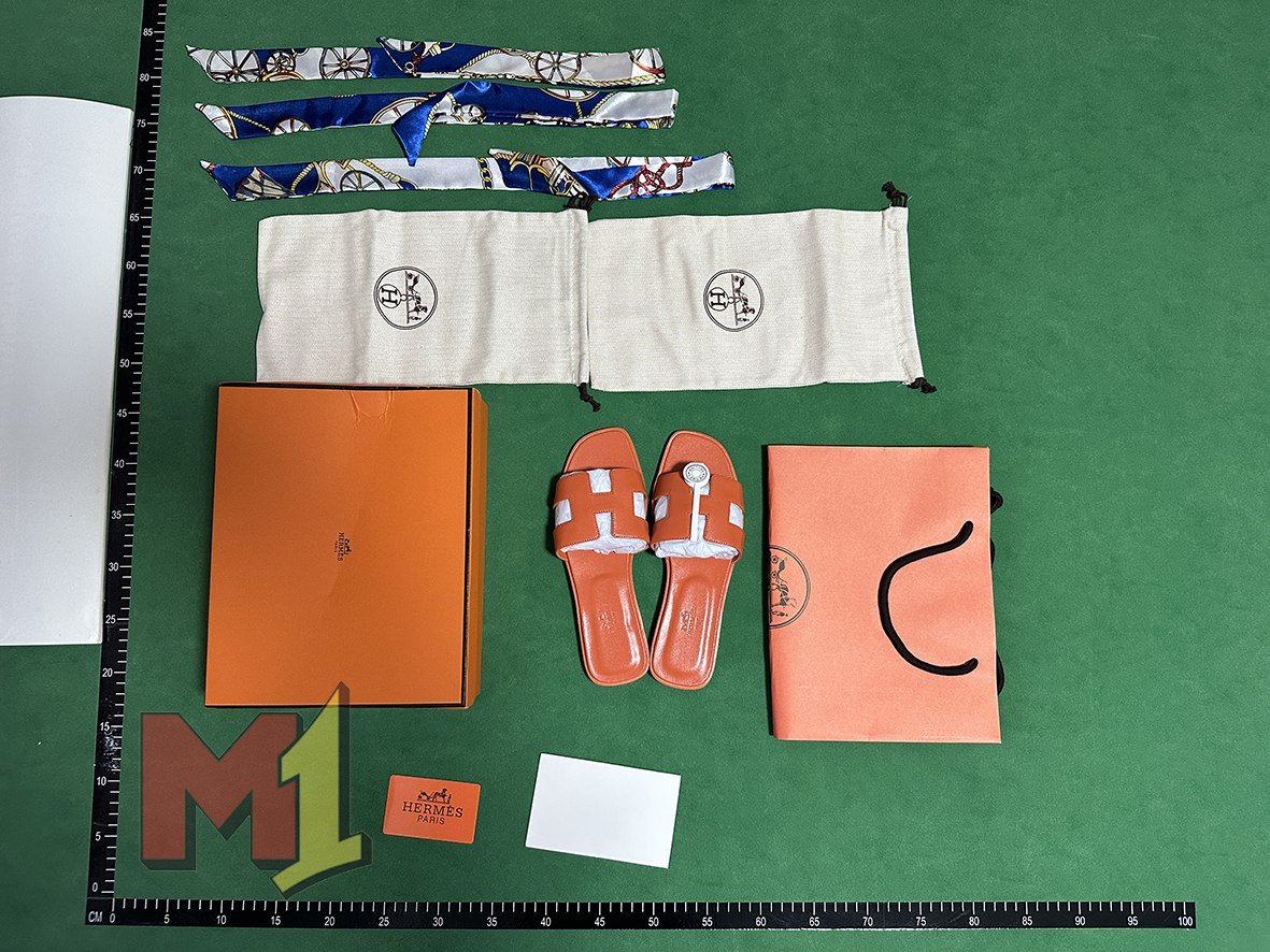 Hermès slippers