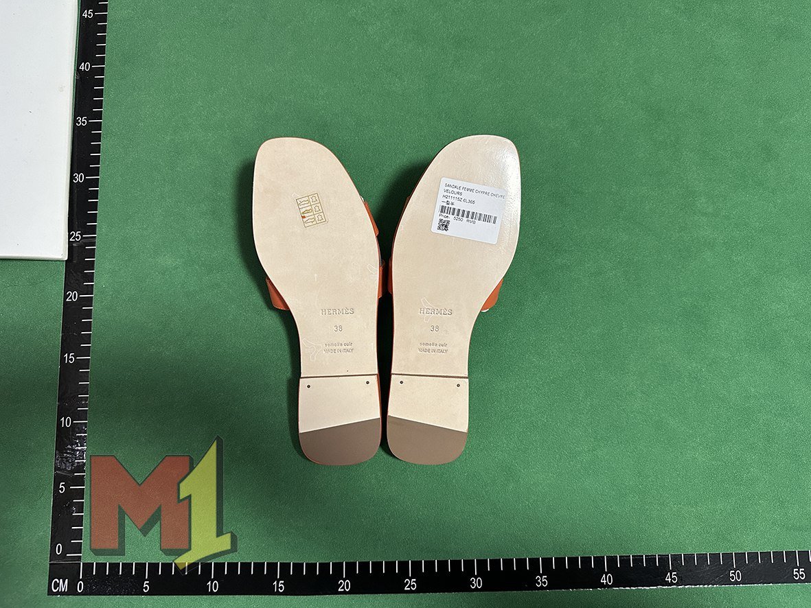 Hermès slippers