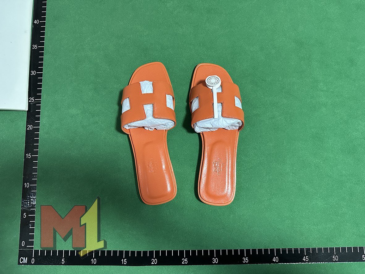 Hermès slippers