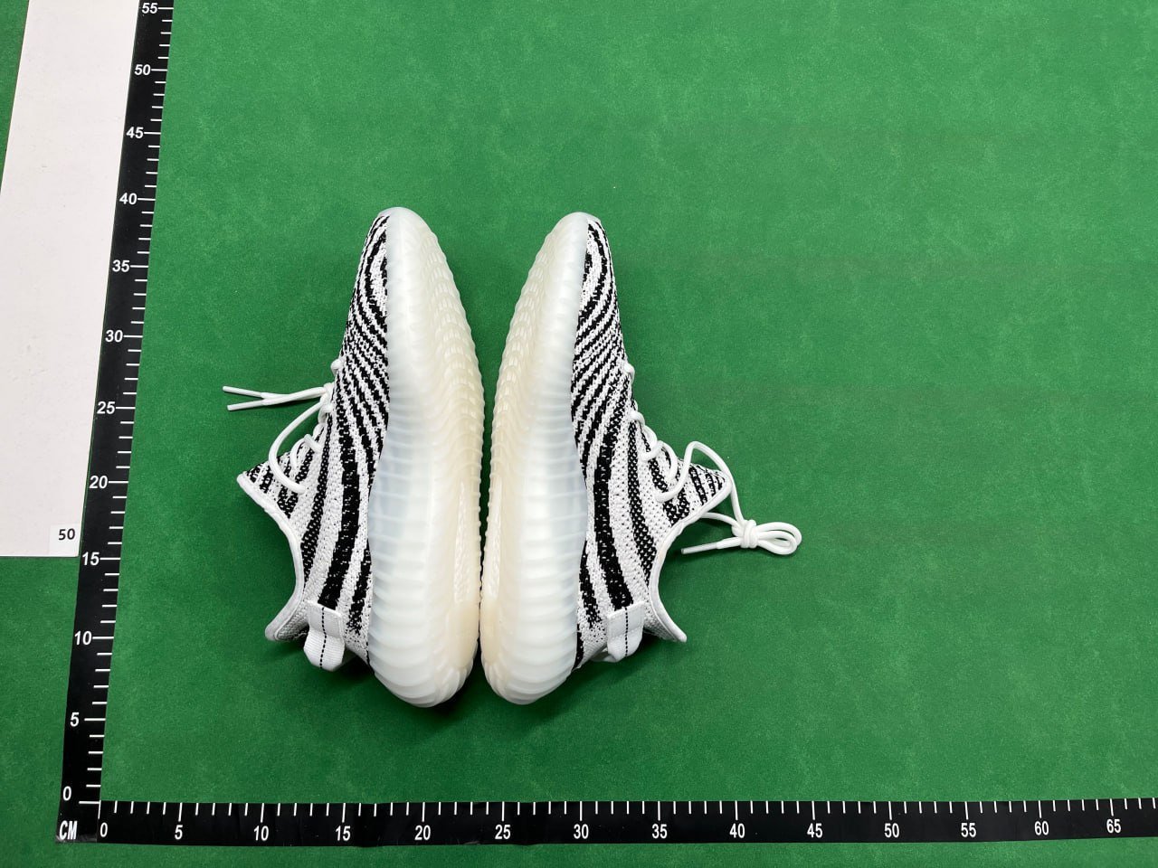  YEEZY 350