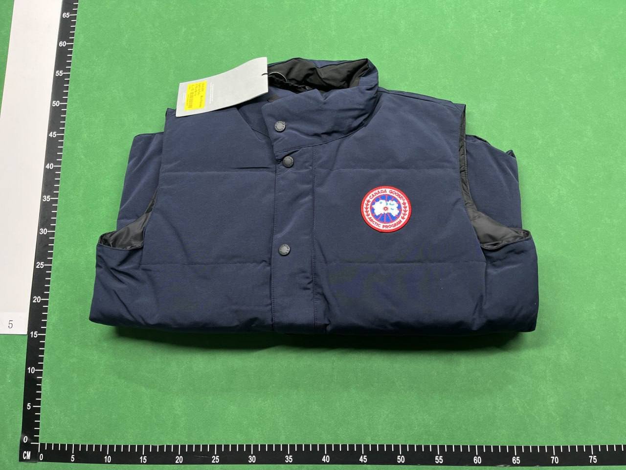 Canada Goose                                                                                                     Canada Goose                                                                           