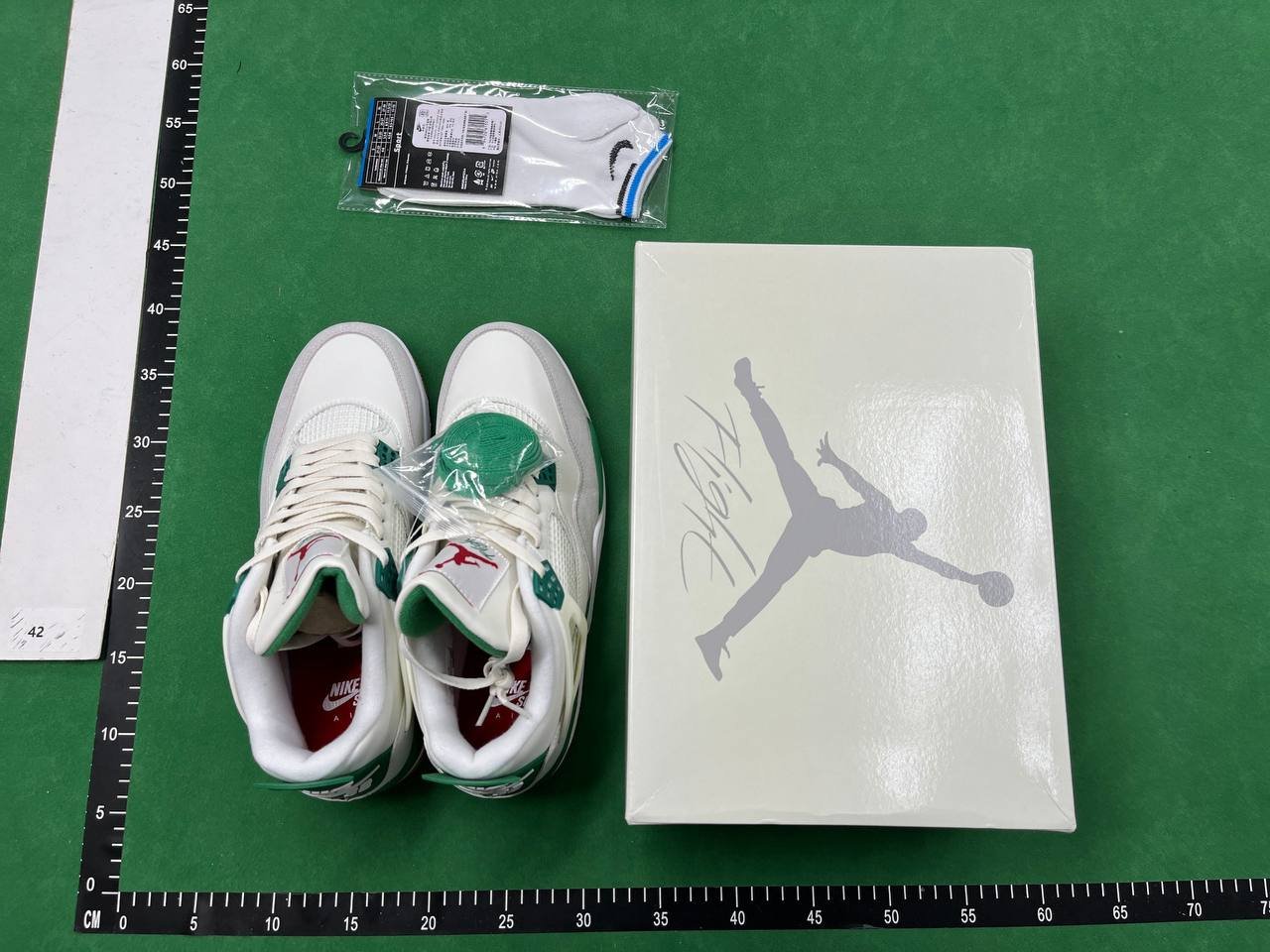 JORDAN 4                                                                                                  