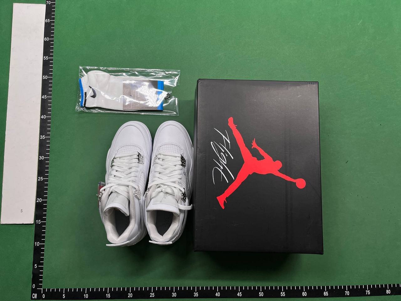 JORDAN 4                                                                                                  