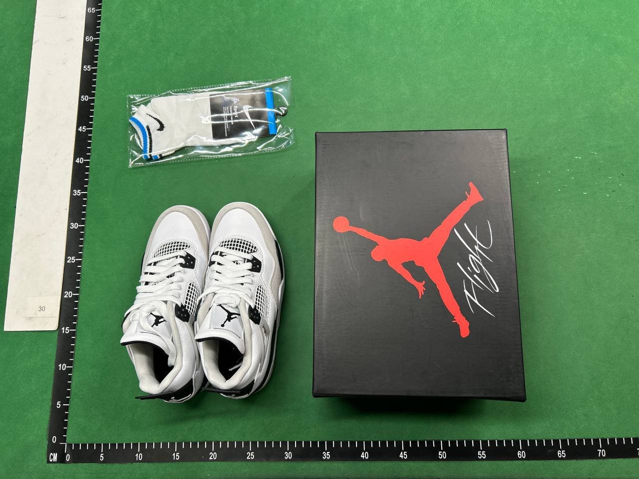 JORDAN 4                                                                                                  