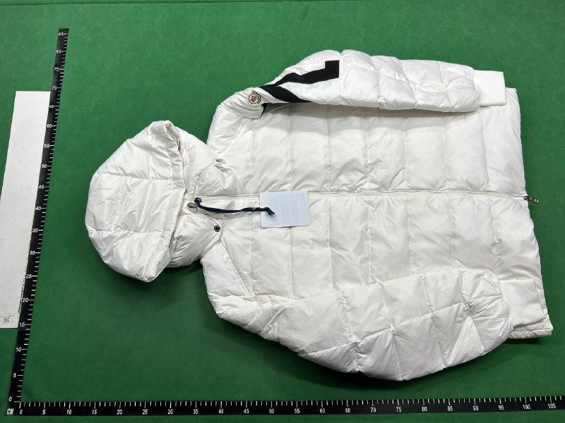 Moncler(+13 color)                                                                                               